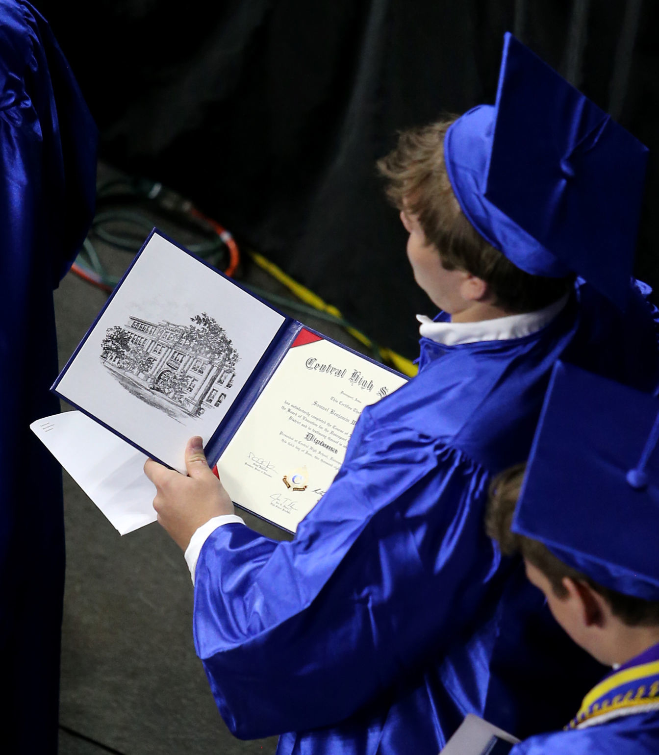 060318-qct-central-grad-014